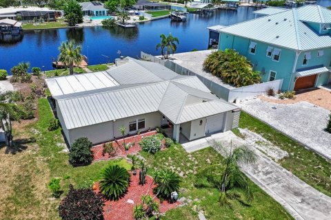 House in Ruskin, Florida 3 bedrooms, 133.97 sq.m. № 1829350 - photo 3