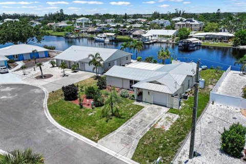 House in Ruskin, Florida 3 bedrooms, 133.97 sq.m. № 1829350 - photo 2