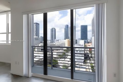 Condominio en venta en Miami, Florida, 1 dormitorio, 61.5 m2 № 2407519 - foto 6