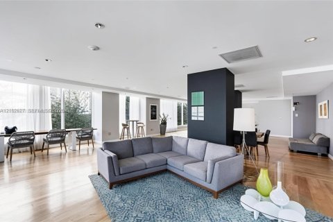 Condominio en venta en Miami, Florida, 1 dormitorio, 61.5 m2 № 2407519 - foto 11