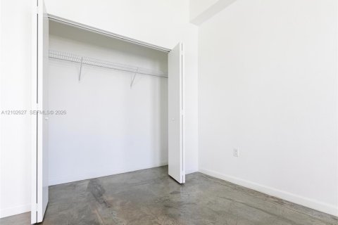 Condominio en venta en Miami, Florida, 1 dormitorio, 61.5 m2 № 2407519 - foto 7