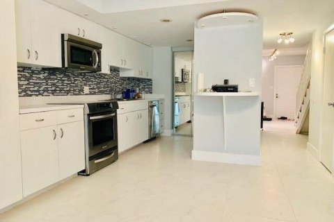 Touwnhouse à vendre à Deerfield Beach, Floride: 2 chambres, 108.7 m2 № 2154557 - photo 3