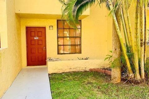 Touwnhouse à vendre à Deerfield Beach, Floride: 2 chambres, 108.7 m2 № 2154557 - photo 2