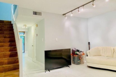 Touwnhouse à vendre à Deerfield Beach, Floride: 2 chambres, 108.7 m2 № 2154557 - photo 14