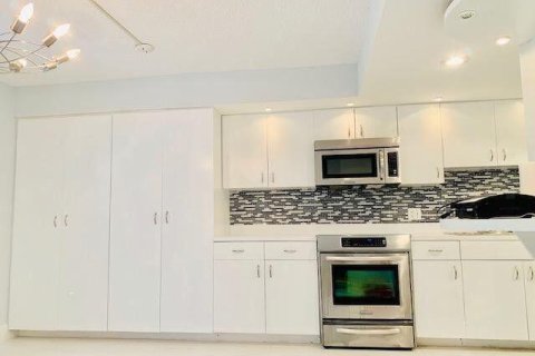 Touwnhouse à vendre à Deerfield Beach, Floride: 2 chambres, 108.7 m2 № 2154557 - photo 4