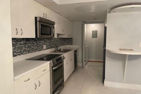Touwnhouse à vendre à Deerfield Beach, Floride: 2 chambres, 108.7 m2 № 2154557 - photo 10
