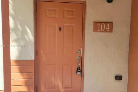 Touwnhouse à louer à Miami Gardens, Floride: 2 chambres, 105.91 m2 № 1987831 - photo 25