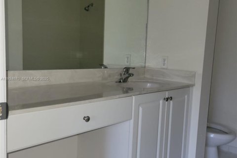 Touwnhouse à louer à Miami Gardens, Floride: 2 chambres, 105.91 m2 № 1987831 - photo 13