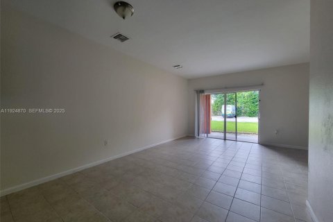 Touwnhouse à louer à Miami Gardens, Floride: 2 chambres, 105.91 m2 № 1987831 - photo 2