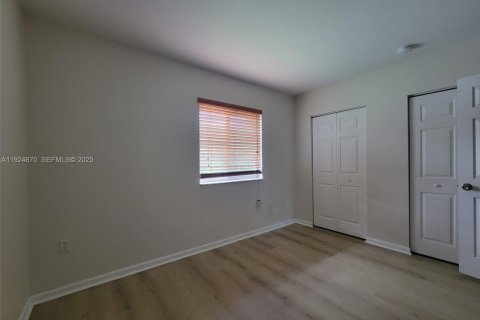 Touwnhouse à louer à Miami Gardens, Floride: 2 chambres, 105.91 m2 № 1987831 - photo 21