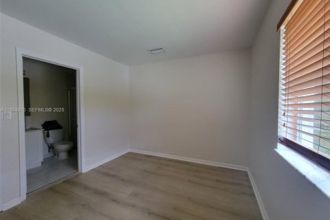 Touwnhouse à louer à Miami Gardens, Floride: 2 chambres, 105.91 m2 № 1987831 - photo 19