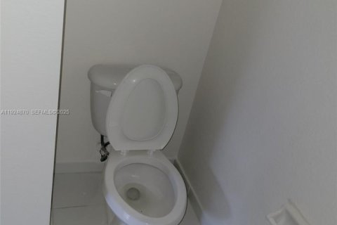 Touwnhouse à louer à Miami Gardens, Floride: 2 chambres, 105.91 m2 № 1987831 - photo 15