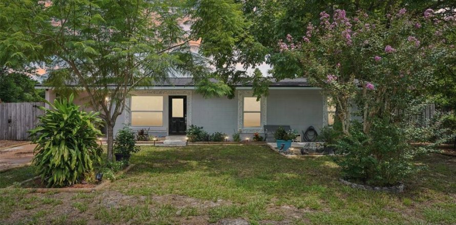 House in Winter Springs, Florida 4 bedrooms, 149.02 sq.m. № 1899740