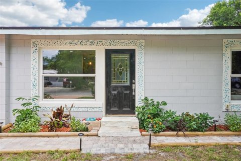 House in Winter Springs, Florida 4 bedrooms, 149.02 sq.m. № 1899740 - photo 9