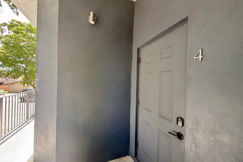 Apartment in Miami, Florida 1 bedroom, 55.74 sq.m. № 1926527 - photo 11