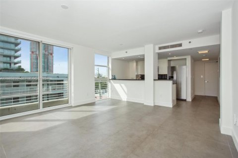 Condo in Miami Beach, Florida, 2 bedrooms  № 2052995 - photo 6