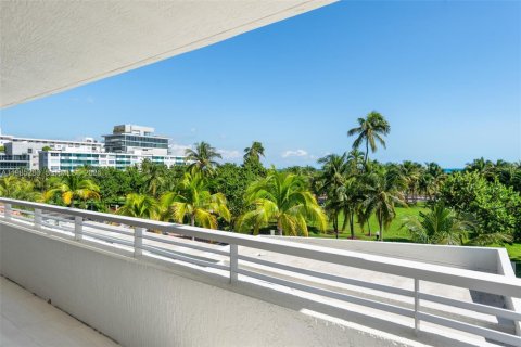 Condo in Miami Beach, Florida, 2 bedrooms  № 2052995 - photo 8