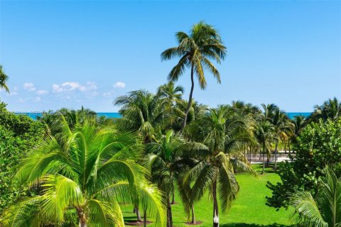 Condo in Miami Beach, Florida, 2 bedrooms  № 2052995 - photo 9