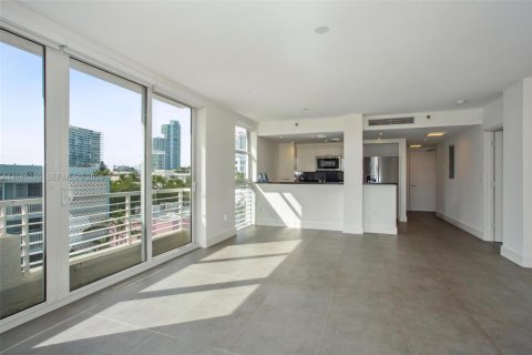 Condo in Miami Beach, Florida, 2 bedrooms  № 2052995 - photo 13