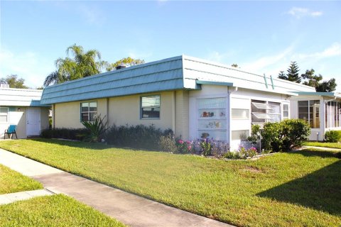 Condo in Sun City Center, Florida, 1 bedroom № 2229084 - photo 28