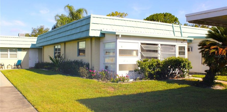 Condo in Sun City Center, Florida, 1 bedroom № 2229084