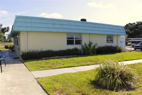 Condo in Sun City Center, Florida, 1 bedroom № 2229084 - photo 30