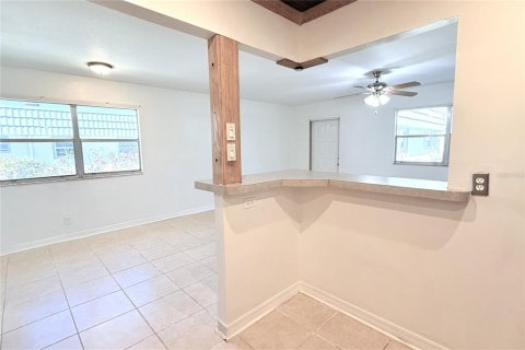 Condo in Sun City Center, Florida, 1 bedroom № 2229084 - photo 7