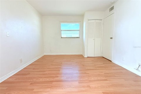 Condo in Sun City Center, Florida, 1 bedroom № 2229084 - photo 21