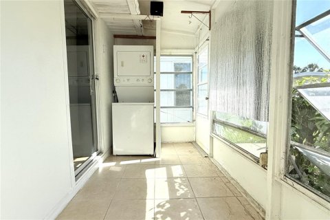 Condo in Sun City Center, Florida, 1 bedroom № 2229084 - photo 27