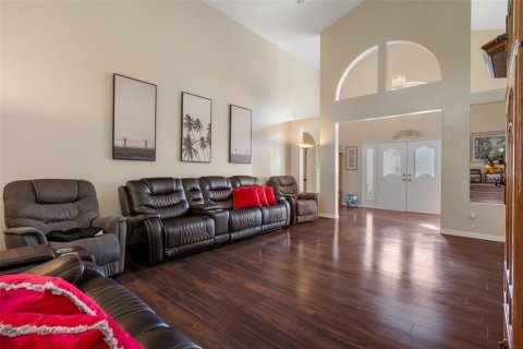 Casa en venta en Spring Hill, Florida, 4 dormitorios, 268.39 m2 № 2239904 - foto 10