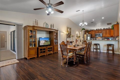 Casa en venta en Spring Hill, Florida, 4 dormitorios, 268.39 m2 № 2239904 - foto 18