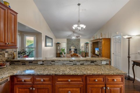 Casa en venta en Spring Hill, Florida, 4 dormitorios, 268.39 m2 № 2239904 - foto 14