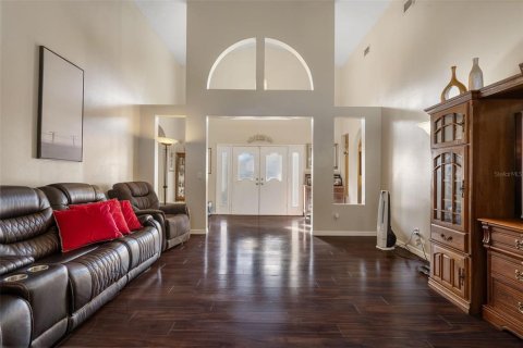 Casa en venta en Spring Hill, Florida, 4 dormitorios, 268.39 m2 № 2239904 - foto 9