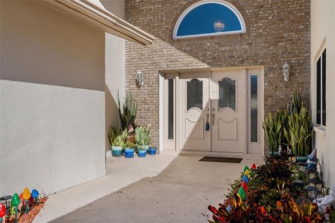 Casa en venta en Spring Hill, Florida, 4 dormitorios, 268.39 m2 № 2239904 - foto 4