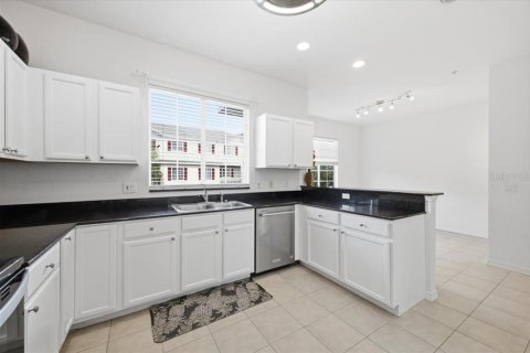 Townhouse in Palmetto, Florida 4 bedrooms, 241.92 sq.m. № 2205082 - photo 6
