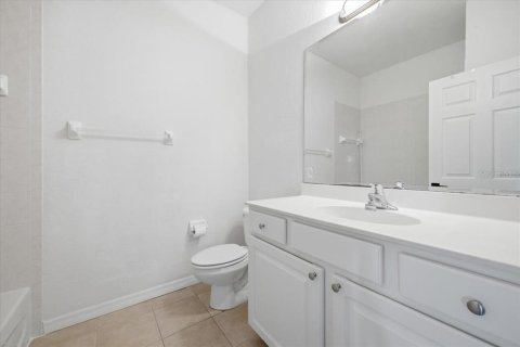 Townhouse in Palmetto, Florida 4 bedrooms, 241.92 sq.m. № 2205082 - photo 24