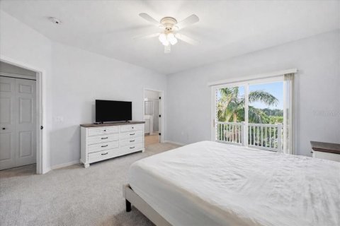 Townhouse in Palmetto, Florida 4 bedrooms, 241.92 sq.m. № 2205082 - photo 14