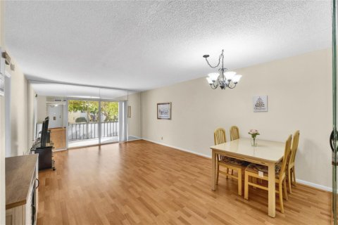Condo in Margate, Florida, 2 bedrooms  № 2081773 - photo 6