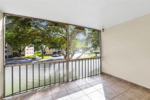 Condo in Margate, Florida, 2 bedrooms  № 2081773 - photo 14