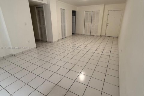 Copropriété à louer à Miami, Floride: 2 chambres, 112.41 m2 № 1964168 - photo 5
