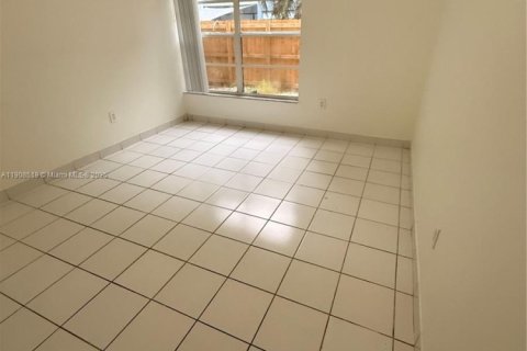 Copropriété à louer à Miami, Floride: 2 chambres, 112.41 m2 № 1964168 - photo 8