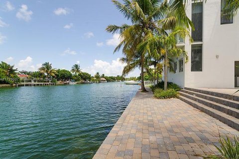 Adosado en venta en Miami Beach, Florida, 4 dormitorios, 175.96 m2 № 1711796 - foto 4
