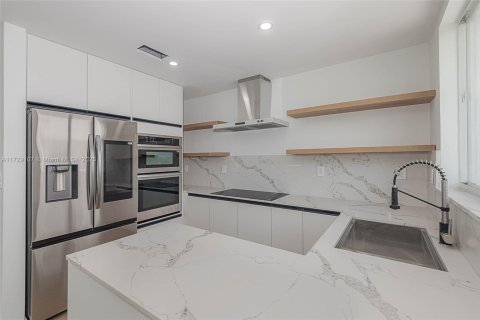 Adosado en venta en Miami Beach, Florida, 4 dormitorios, 175.96 m2 № 1711796 - foto 7