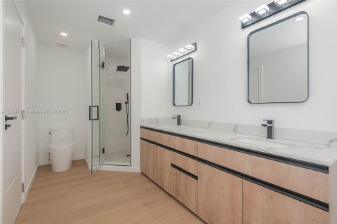 Adosado en venta en Miami Beach, Florida, 4 dormitorios, 175.96 m2 № 1711796 - foto 12