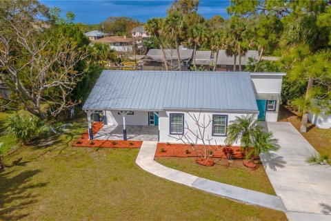 Casa en alquiler en Cocoa, Florida, 2 dormitorios, 167.22 m2 № 1866547 - foto 1