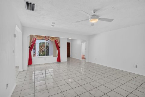 Villa ou maison à vendre à Pembroke Pines, Floride: 3 chambres, 169.08 m2 № 2433934 - photo 8