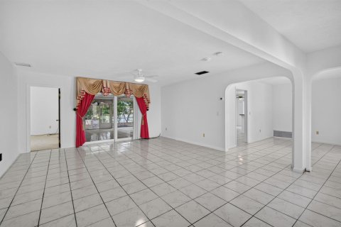 Villa ou maison à vendre à Pembroke Pines, Floride: 3 chambres, 169.08 m2 № 2433934 - photo 6