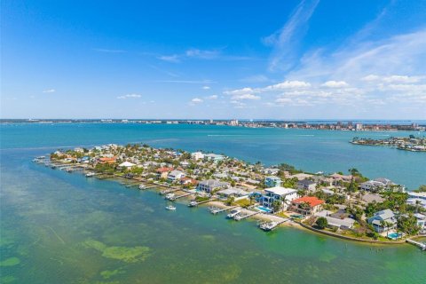 House in Saint Pete Beach, Florida 2 bedrooms, 114.27 sq.m. № 1603289 - photo 25