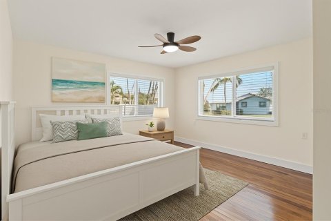 House in Saint Pete Beach, Florida 2 bedrooms, 114.27 sq.m. № 1603289 - photo 13