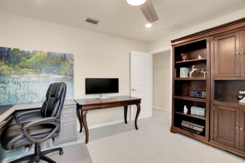 Casa en venta en Tamarac, Florida, 5 dormitorios, 265.7 m2 № 1967009 - foto 27